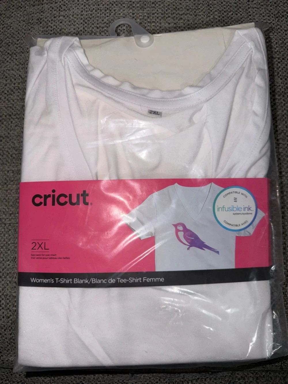 Cricut White Women's V-Neck T-Shirt Blank - 2XL